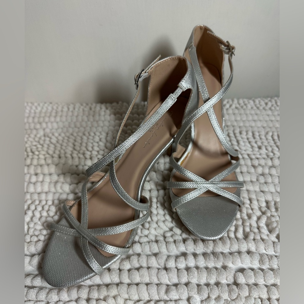 Paradox London‎ Pink NWOT- Silver Shimmer Lydia Heels, Size 9.5